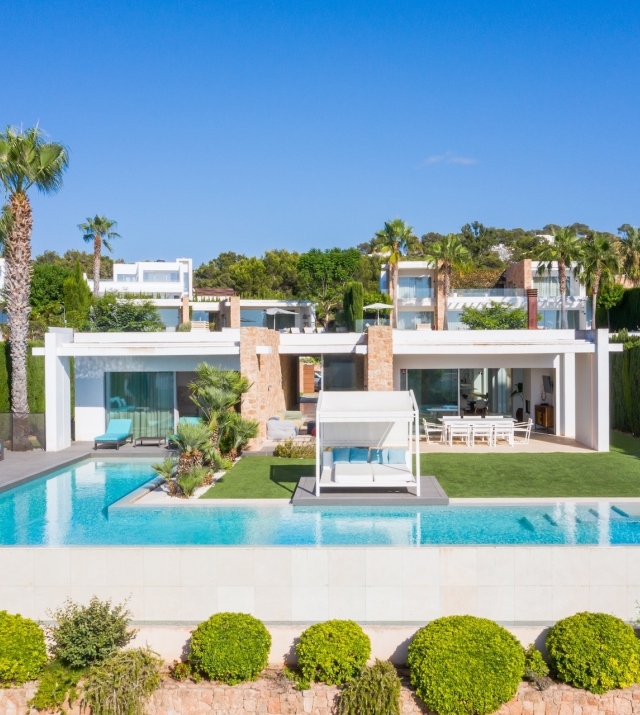 Resa Estates te koop sale Cala Comte main house .jpg